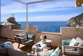 Luxury suite with terrace and Mediterranean views - Image 4