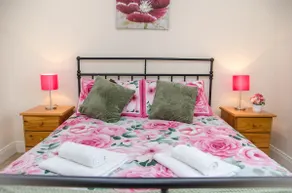 Nellie's Village Stay - Image 2