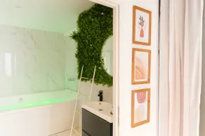 LA SECRET ROOM - suite de luxe avec jacuzzi - Image 2
