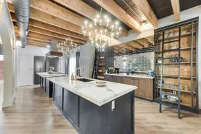 Elegant 3-Suite Retreat w Pool - Image 5