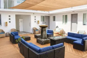 Beach Mood! Apartment Just Steps from the Beach - Image 3