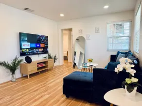 Premium Comfort • Backyard • BBQ • Parking • W/D - Image 2