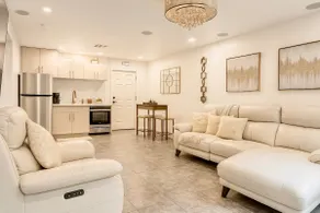 Guest House | Spa & Patio |Near Strip & Airport - Image 2