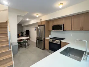 4BR/3BA new built Townhome - Image 2