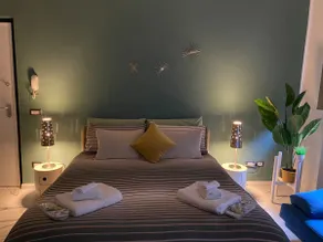 Leo&Franci • King Bed Milan/Fiera - Image 4