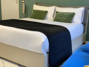 Leo&Franci • King Bed Milan/Fiera - Image 3