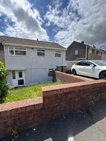 3 bed house in Risca - Image 2