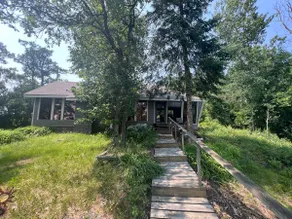 Lake Front: The Cabin on the Bay - Image 2