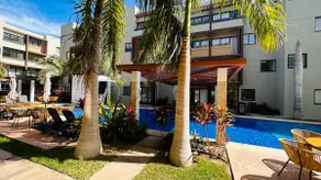 Pool-front apartment - Image 3