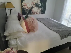 Pear House - Nestled in the Hills - Image 3
