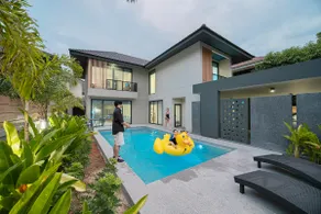 Oliver House • Jacuzzi • 3 Beds • 15 mins to City - Image 2