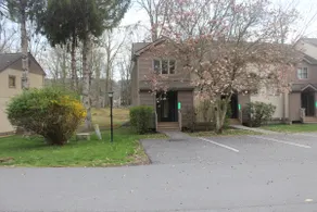 Pocono Mountains Hideaway - Image 3