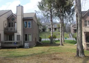 Pocono Mountains Hideaway - Image 3