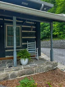 The Craft House - A Historical Log Cabin - Image 3