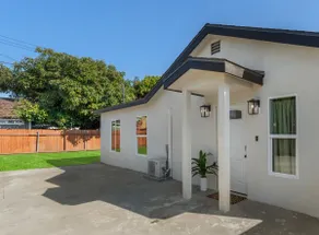 Palm Royale Club- 2 bed, 2 Bath Newly Built Home! - Image 2