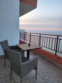 Stunning Beach View Apartment - Image 4