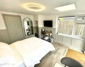 The Cabin at Number 12 - Image 4