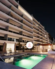 Spectacular Loft with heated pool - Image 2