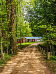 A Peaceful Escape for Outdoor Enthusiasts - Image 4