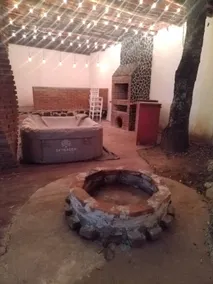 Cabin with fireplace and Jacuzzi - Image 4