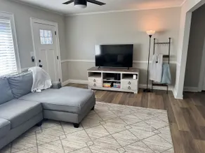 Robinhood’s 2 Bed, Pet Friendly Hideout near DT - Image 3