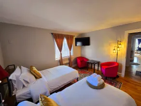 Comfy Chic Boston 3BR w/ FREE Parking - World Cup! - Image 5