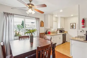 Parking,2bd,2bth,WIFI,Smart TVs,Walk to Food, Fun - Image 3