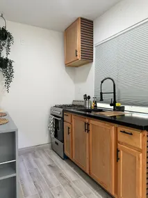 Private room with separate entrance. - Image 3