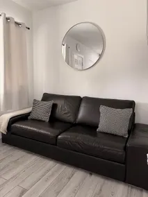 Private room with separate entrance. - Image 5