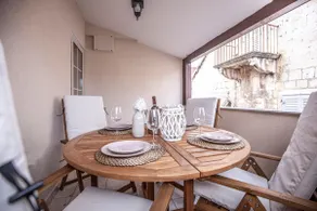 Spacious 3BR apartment - Port & Old Town Walk - Image 3