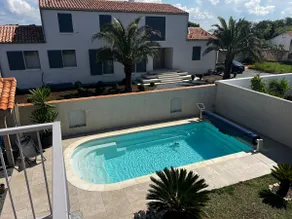 Villa & pool, quiet 300 m beach & town, 8 people - Image 2