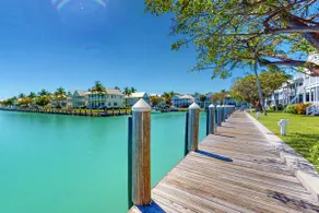 3BR waterfront townhome w/ private balconies - Image 3