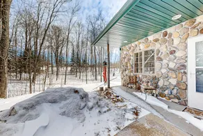 Cozy Outdoorsy Retreat Near Downtown & Lakes - Image 4