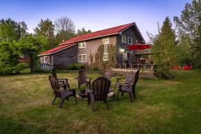 Beach side | Free Parking | sleeps 8 - Image 3