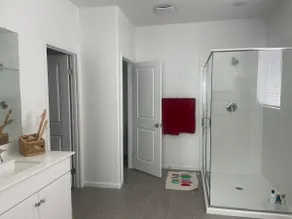 Comfy, Modern n Elegant 3 Bed 2 Bath; Your2nd Home - Image 5