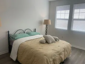 Comfy, Modern n Elegant 3 Bed 2 Bath; Your2nd Home - Image 2