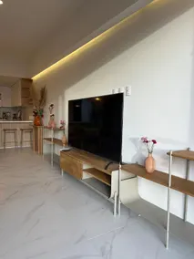 An apartment with an ocean view - Image 3