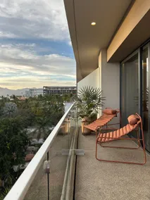 An apartment with an ocean view - Image 4