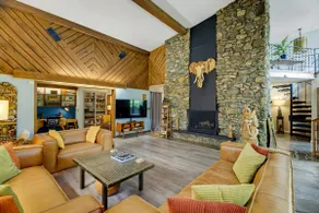 The Brew Ridge Trail's Most Unique Home. Sleeps 12 - Image 4