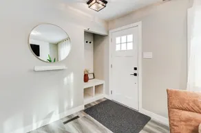 Spacious Upper Stay | Central Calgary | By 17 Ave - Image 5