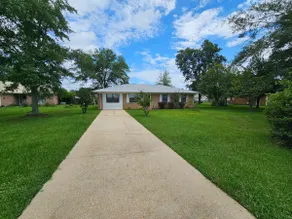 4BR Family Retreat • 15 Min Beach, 5M OWA - Image 5