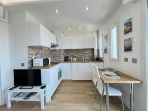 Stylish & Bright Studio, 2 min to the Sea, 5 min to the Airport - Image 4