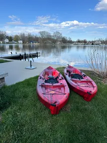 Lakefront Home, Sleeps 10, 3.5 bath, Kayaks & Dock - Image 5