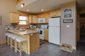 Cabin 108 - Pet Friendly/Closed Loft/Modern/Clean - Image 4