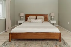 Huge, One Bedroom Apartment w/Balcony - Image 4