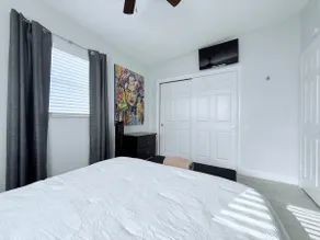 Tampa Hub - Near Downtown, Airport & more #2 - Image 4