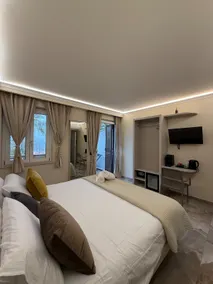 Central and Convenient Vacation Home - Image 3