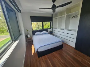 Luxury Studio Apt Near Movie World, Wet n Wild - Image 2