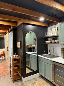 Historic Downtown Hideaway - Image 4