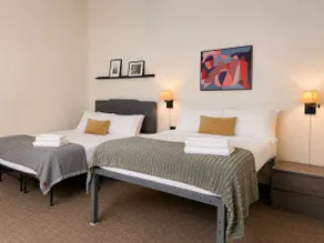 Cream City Industrial Loft Near Fiserv with Parking - Suite 4 - Sleeps 8 - Image 4